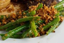 Garlic-Lemon Green Beans with Toasted Bread Crumbs and Parmesan Cheese